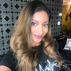 Meet your Posher, Anushi